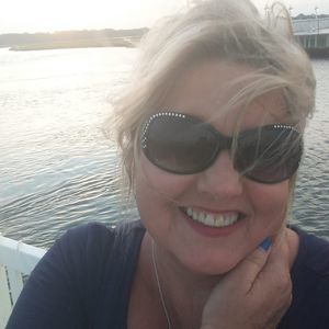 Meet your Posher, Angela